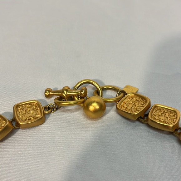 Anne Klein Iconic Gold Vintage Lion Necklace - Picture 5 of 7